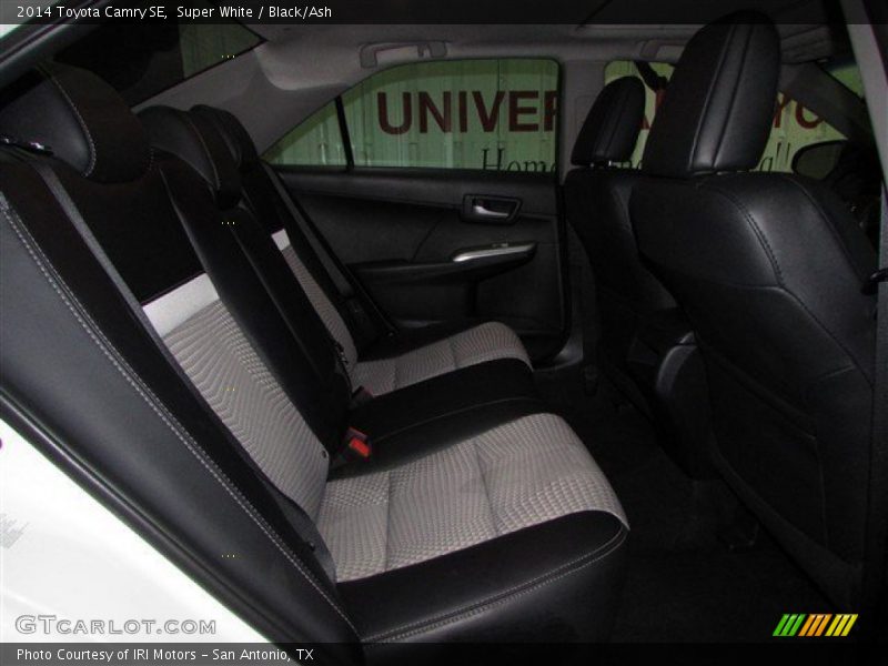Super White / Black/Ash 2014 Toyota Camry SE