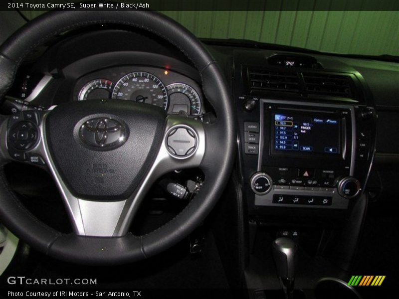 Super White / Black/Ash 2014 Toyota Camry SE