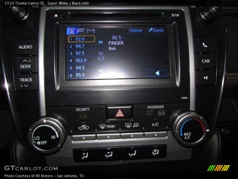 Super White / Black/Ash 2014 Toyota Camry SE