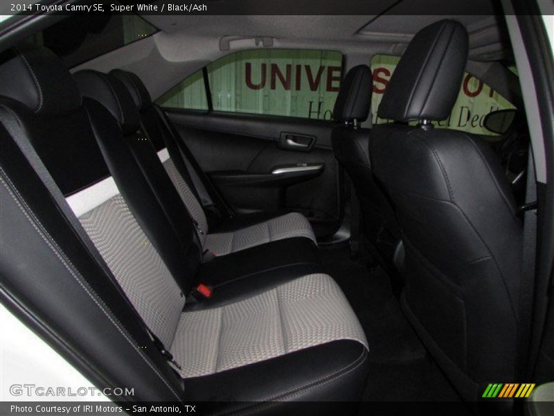 Super White / Black/Ash 2014 Toyota Camry SE