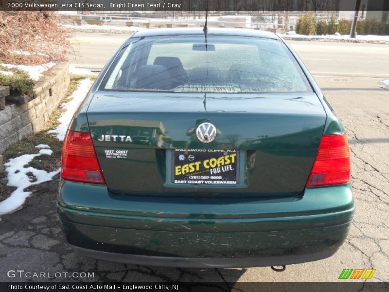 Bright Green Pearl / Gray 2000 Volkswagen Jetta GLS Sedan