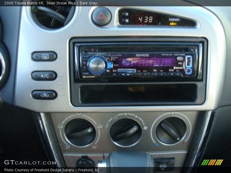 Silver Streak Mica / Dark Gray 2006 Toyota Matrix XR