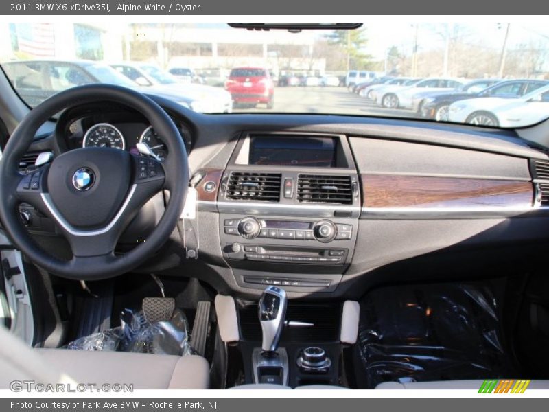 Alpine White / Oyster 2011 BMW X6 xDrive35i