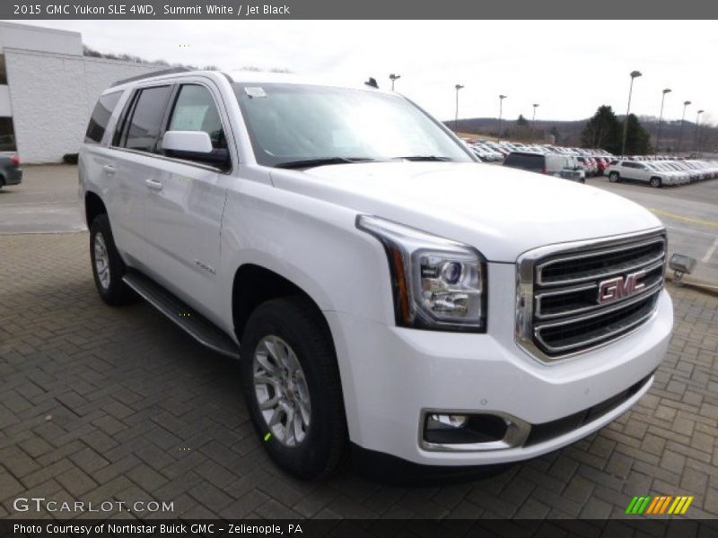 Front 3/4 View of 2015 Yukon SLE 4WD