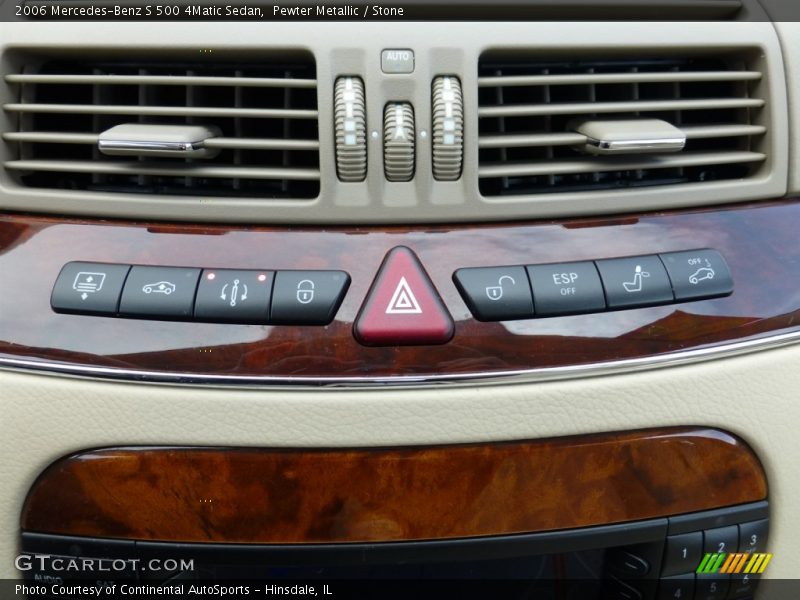 Controls of 2006 S 500 4Matic Sedan