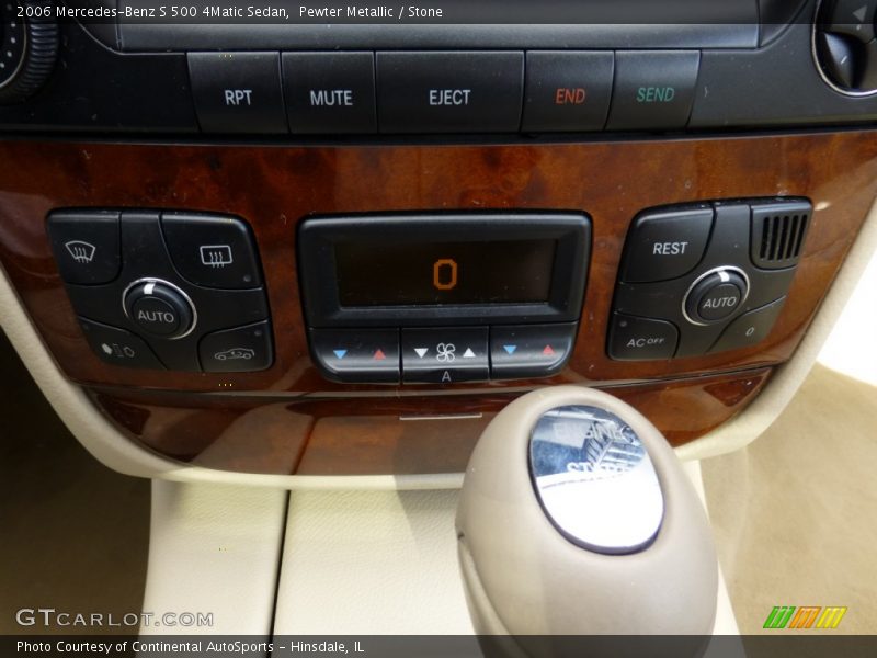 Controls of 2006 S 500 4Matic Sedan
