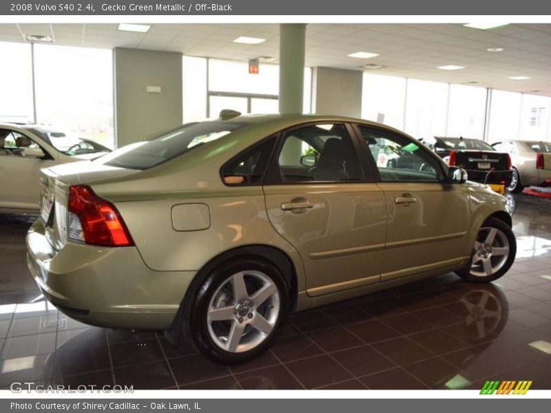 Gecko Green Metallic / Off-Black 2008 Volvo S40 2.4i