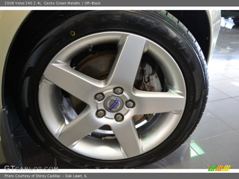 Gecko Green Metallic / Off-Black 2008 Volvo S40 2.4i