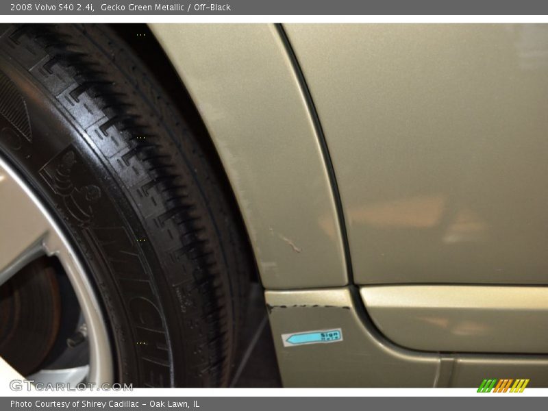 Gecko Green Metallic / Off-Black 2008 Volvo S40 2.4i