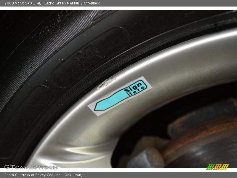 Gecko Green Metallic / Off-Black 2008 Volvo S40 2.4i