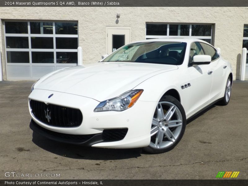 Front 3/4 View of 2014 Quattroporte S Q4 AWD