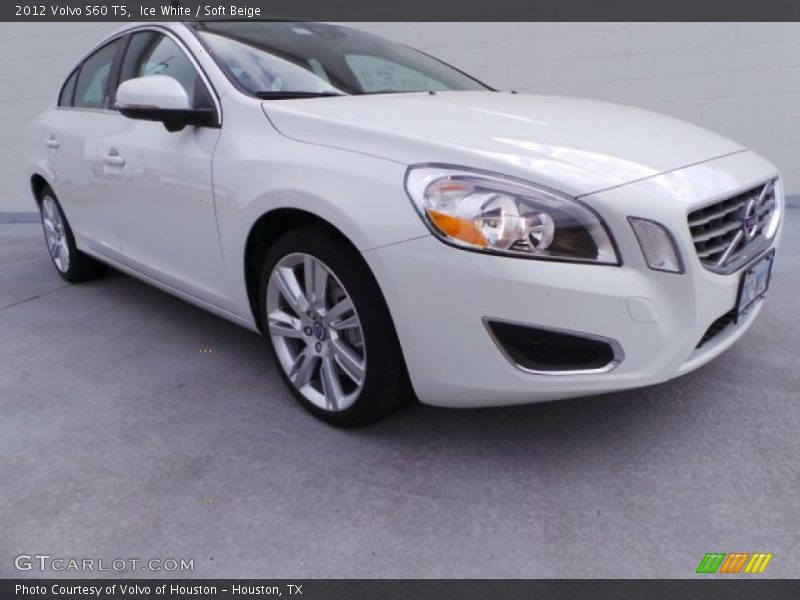 Ice White / Soft Beige 2012 Volvo S60 T5