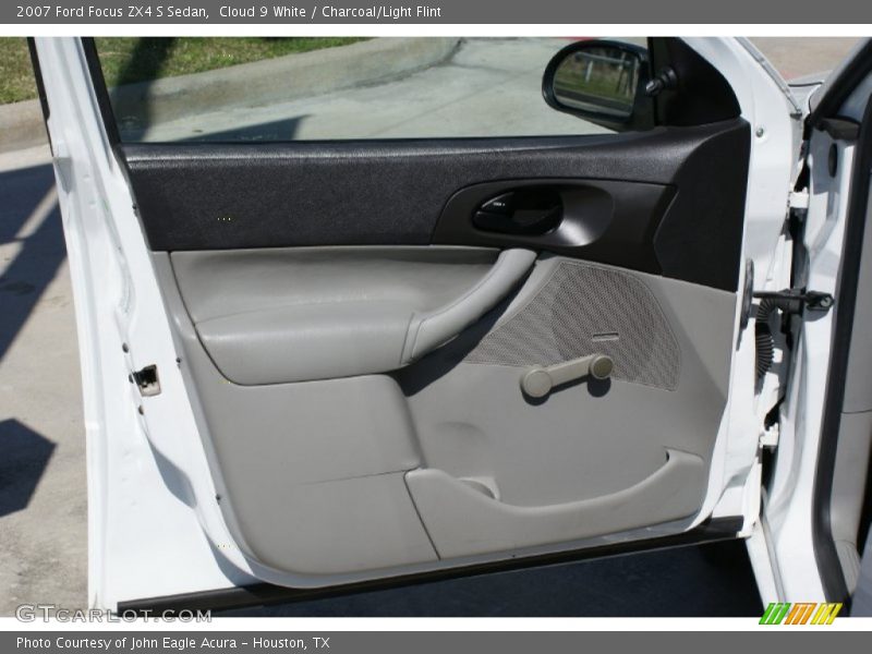 Cloud 9 White / Charcoal/Light Flint 2007 Ford Focus ZX4 S Sedan