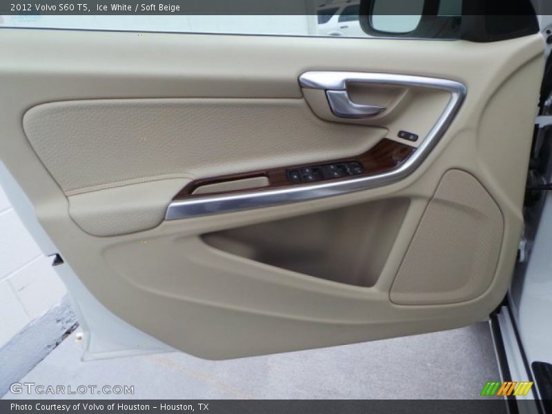Ice White / Soft Beige 2012 Volvo S60 T5