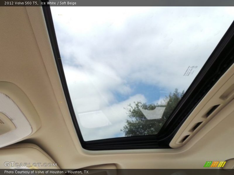 Ice White / Soft Beige 2012 Volvo S60 T5