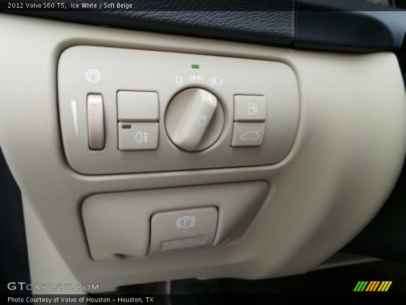Ice White / Soft Beige 2012 Volvo S60 T5