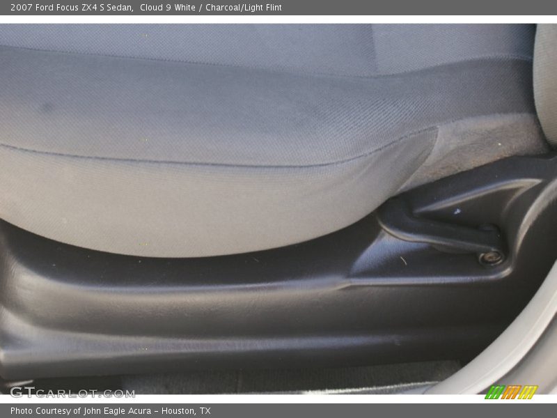 Cloud 9 White / Charcoal/Light Flint 2007 Ford Focus ZX4 S Sedan