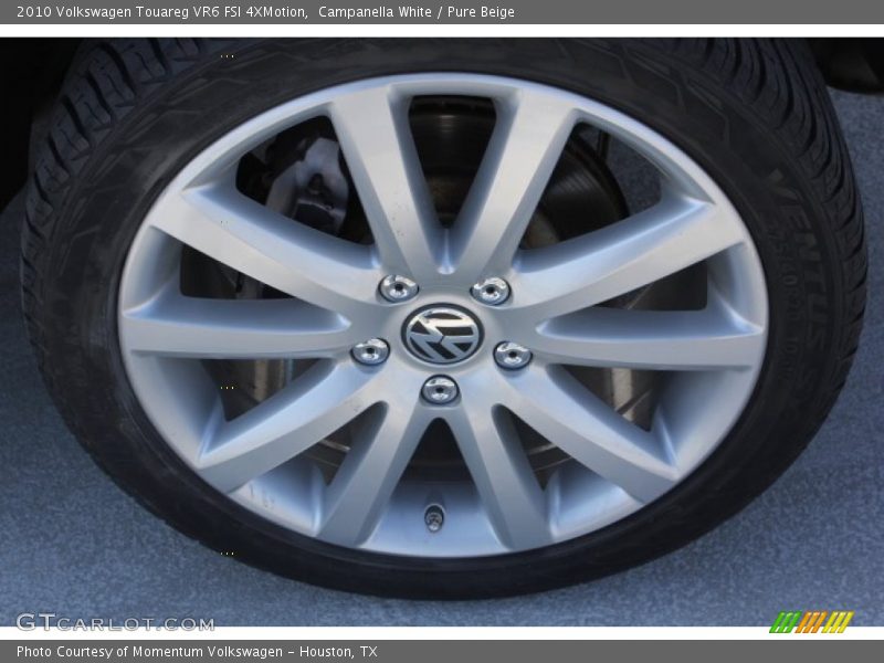 Campanella White / Pure Beige 2010 Volkswagen Touareg VR6 FSI 4XMotion