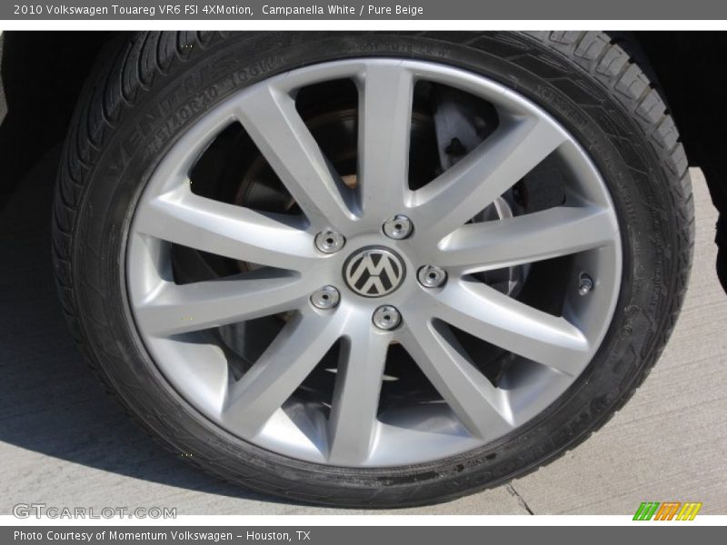 Campanella White / Pure Beige 2010 Volkswagen Touareg VR6 FSI 4XMotion