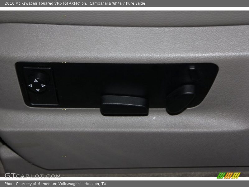 Campanella White / Pure Beige 2010 Volkswagen Touareg VR6 FSI 4XMotion