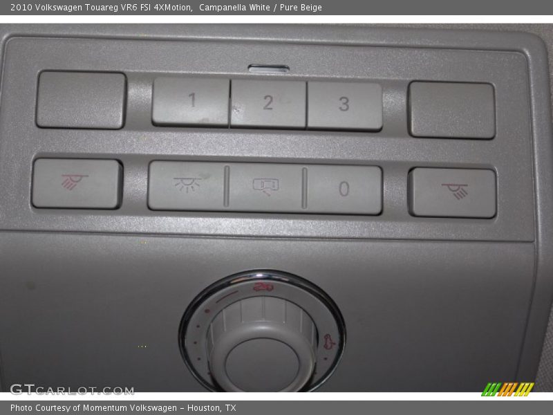 Campanella White / Pure Beige 2010 Volkswagen Touareg VR6 FSI 4XMotion