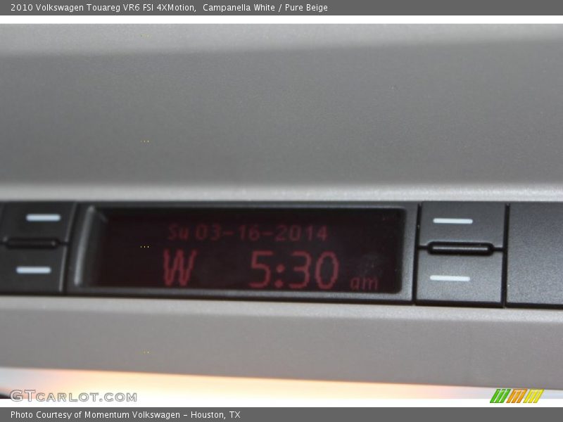 Campanella White / Pure Beige 2010 Volkswagen Touareg VR6 FSI 4XMotion