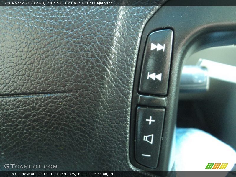 Nautic Blue Metallic / Beige/Light Sand 2004 Volvo XC70 AWD