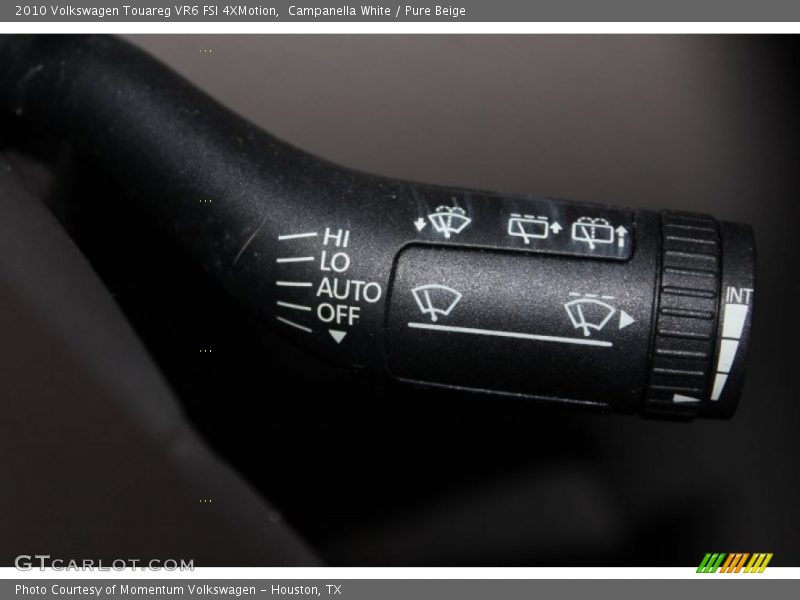 Campanella White / Pure Beige 2010 Volkswagen Touareg VR6 FSI 4XMotion