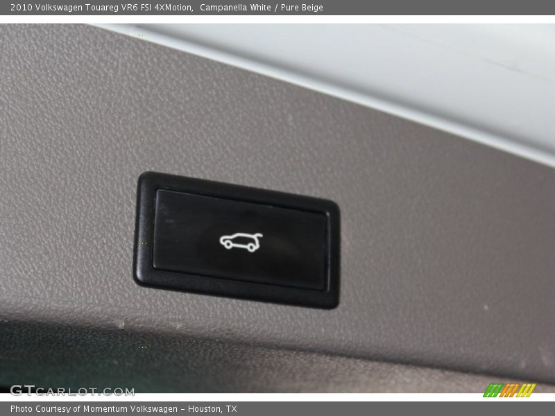 Campanella White / Pure Beige 2010 Volkswagen Touareg VR6 FSI 4XMotion