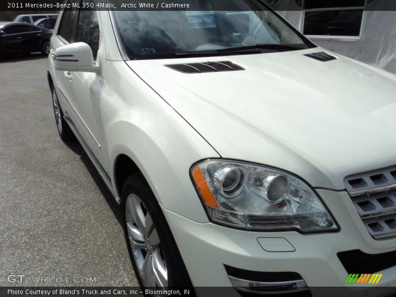 Arctic White / Cashmere 2011 Mercedes-Benz ML 350 4Matic