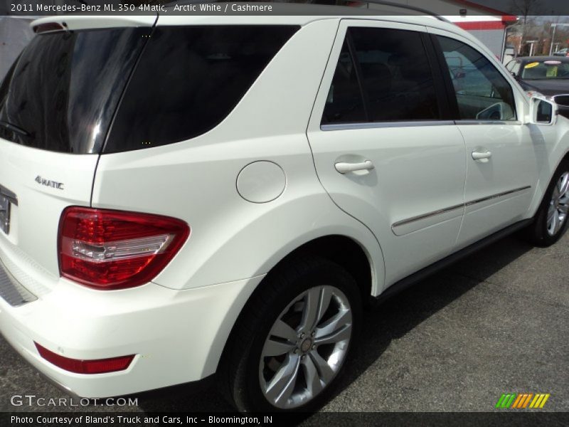 Arctic White / Cashmere 2011 Mercedes-Benz ML 350 4Matic