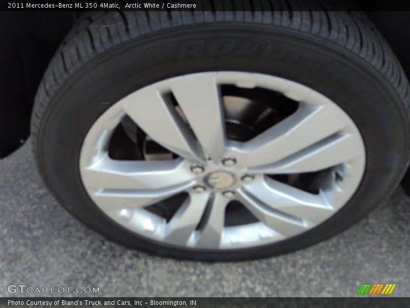 Arctic White / Cashmere 2011 Mercedes-Benz ML 350 4Matic