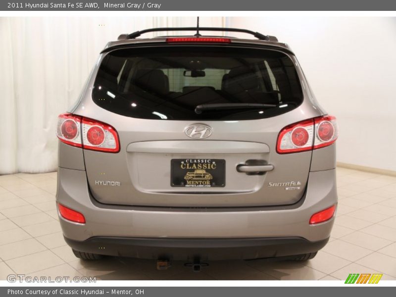 Mineral Gray / Gray 2011 Hyundai Santa Fe SE AWD