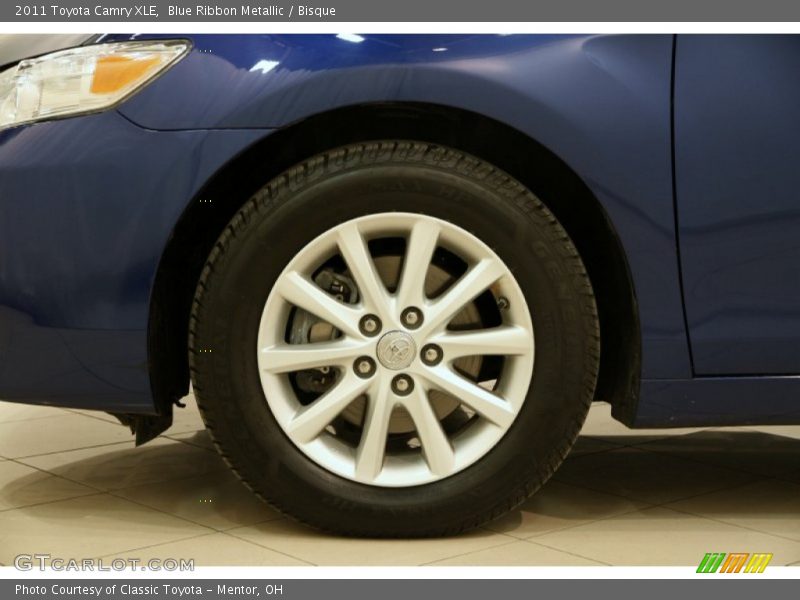 Blue Ribbon Metallic / Bisque 2011 Toyota Camry XLE