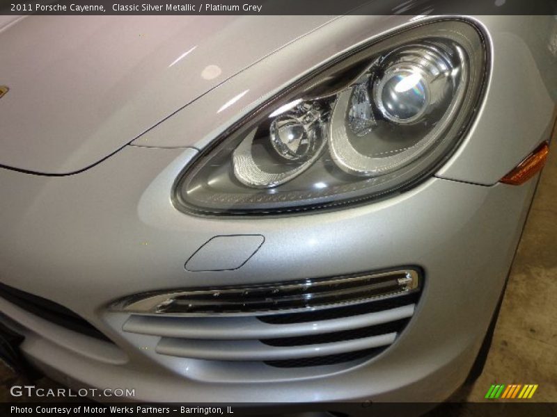 Classic Silver Metallic / Platinum Grey 2011 Porsche Cayenne