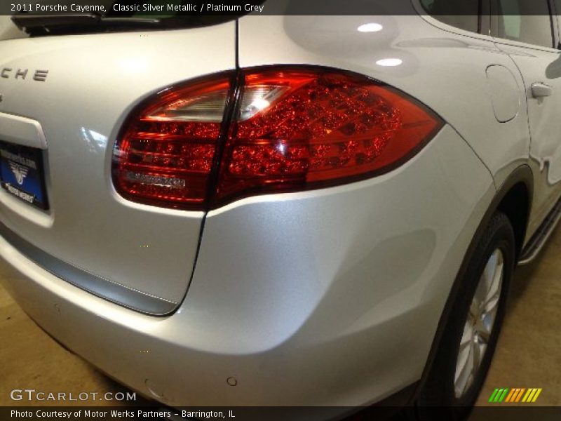 Classic Silver Metallic / Platinum Grey 2011 Porsche Cayenne