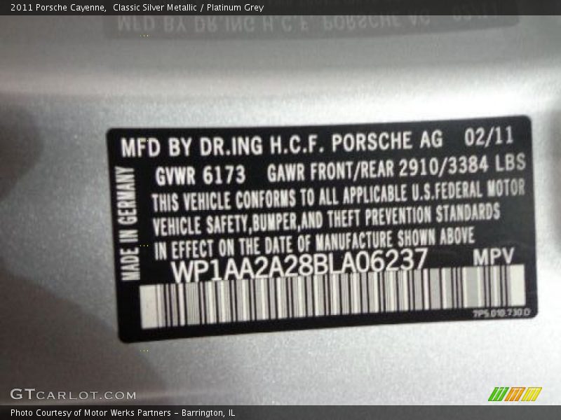 Classic Silver Metallic / Platinum Grey 2011 Porsche Cayenne