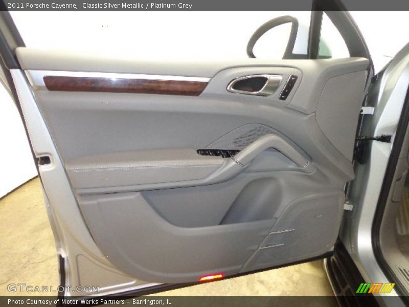 Classic Silver Metallic / Platinum Grey 2011 Porsche Cayenne