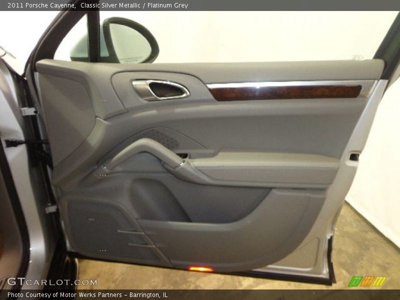 Classic Silver Metallic / Platinum Grey 2011 Porsche Cayenne