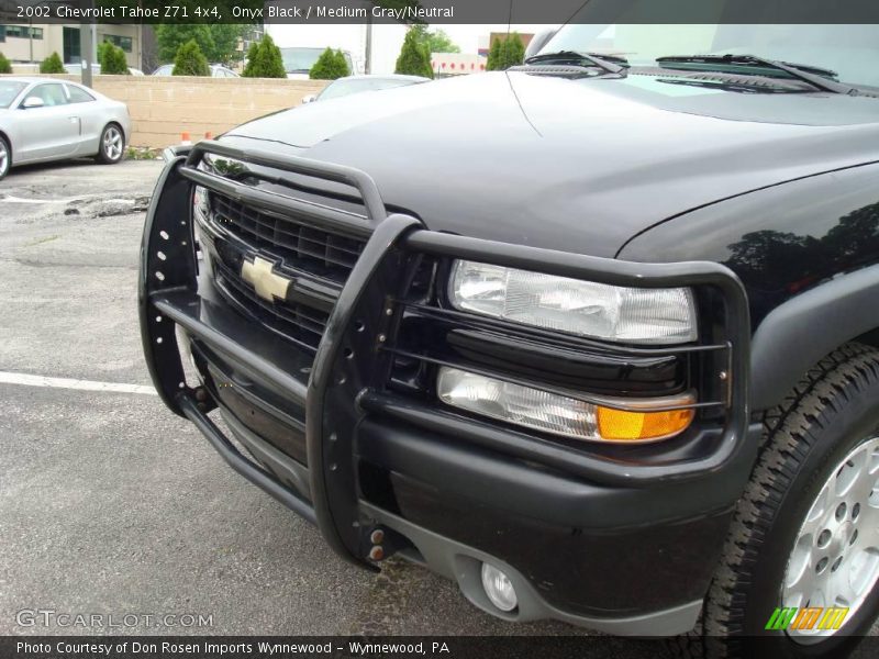 Onyx Black / Medium Gray/Neutral 2002 Chevrolet Tahoe Z71 4x4
