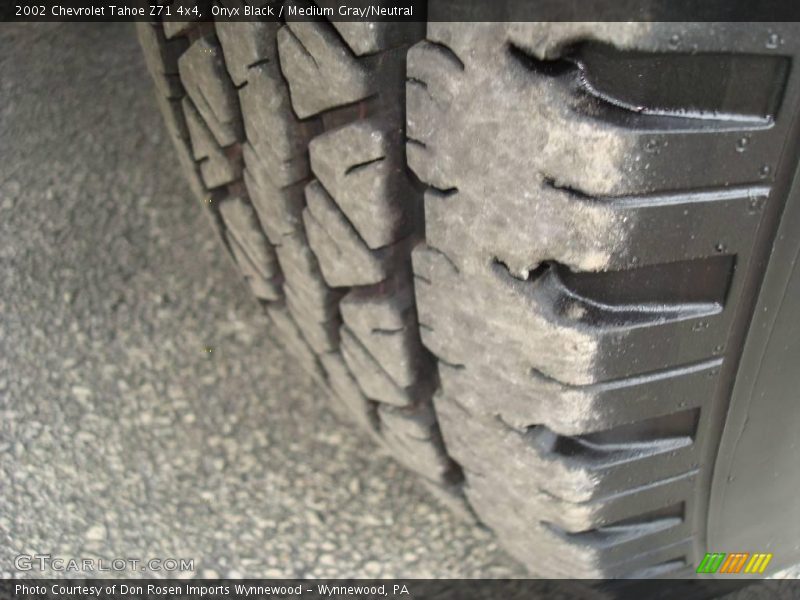 Onyx Black / Medium Gray/Neutral 2002 Chevrolet Tahoe Z71 4x4