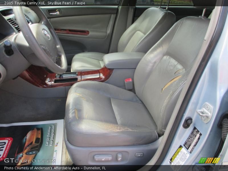 Sky Blue Pearl / Taupe 2005 Toyota Camry XLE