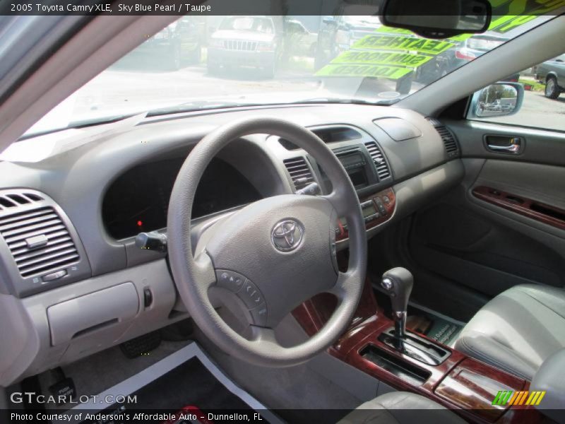 Sky Blue Pearl / Taupe 2005 Toyota Camry XLE