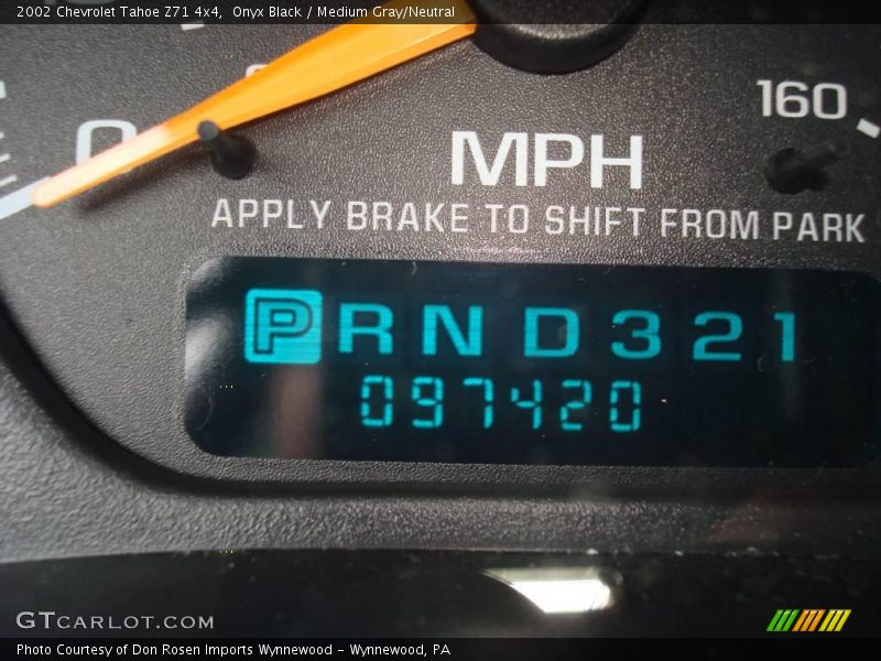 Onyx Black / Medium Gray/Neutral 2002 Chevrolet Tahoe Z71 4x4