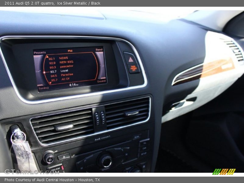 Ice Silver Metallic / Black 2011 Audi Q5 2.0T quattro