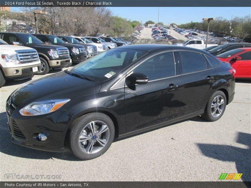 Tuxedo Black / Charcoal Black 2014 Ford Focus SE Sedan