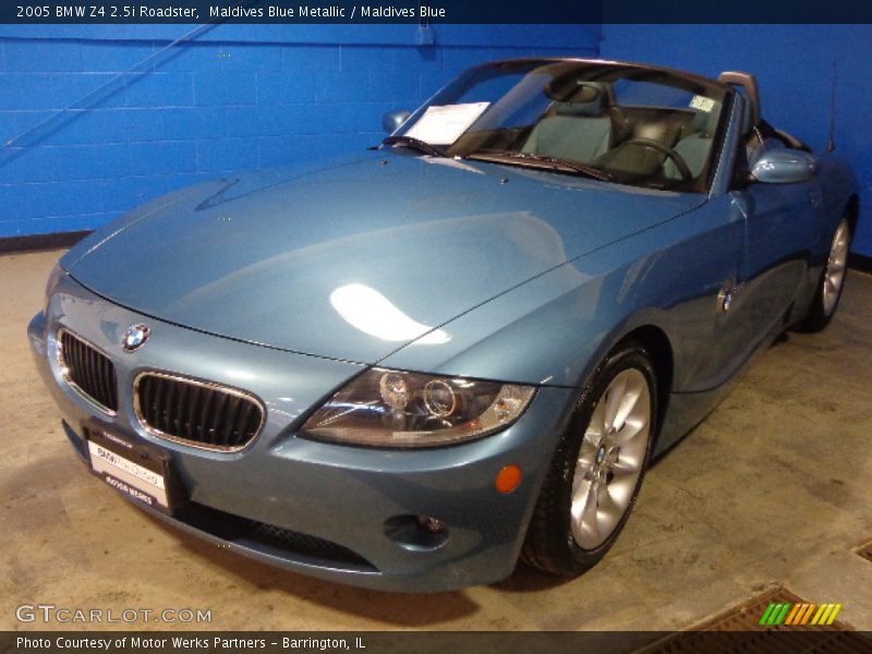 Front 3/4 View of 2005 Z4 2.5i Roadster