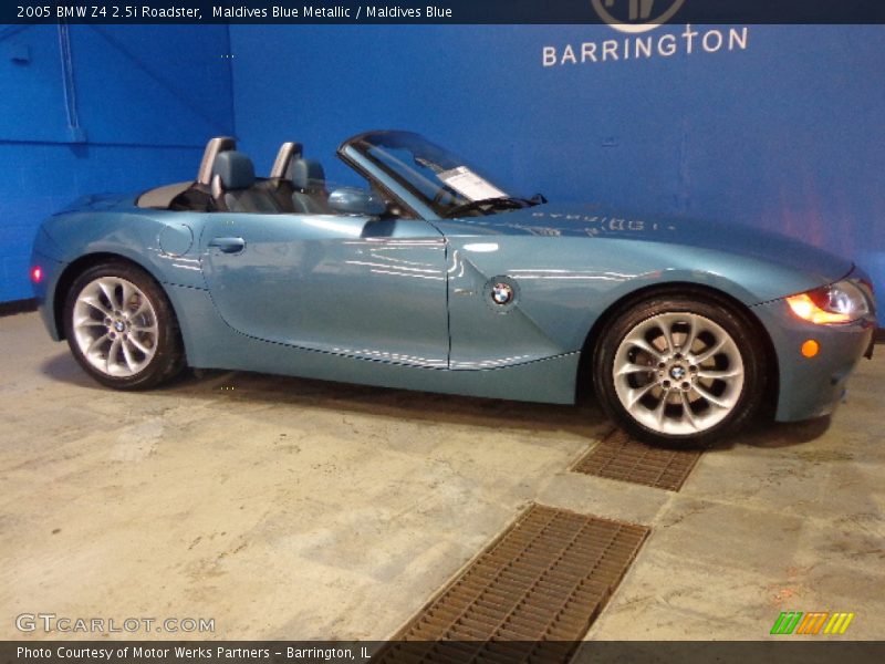 Maldives Blue Metallic / Maldives Blue 2005 BMW Z4 2.5i Roadster