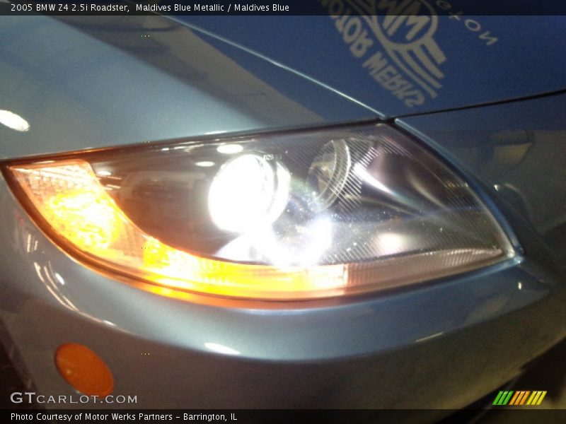 Maldives Blue Metallic / Maldives Blue 2005 BMW Z4 2.5i Roadster