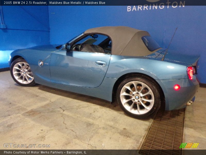 Maldives Blue Metallic / Maldives Blue 2005 BMW Z4 2.5i Roadster